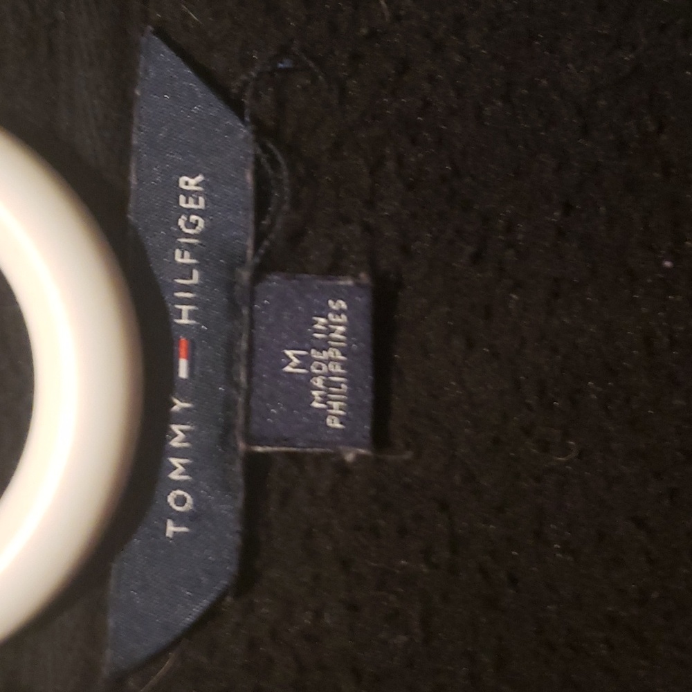 Tommy Hilfiger (sleeveless sweater)